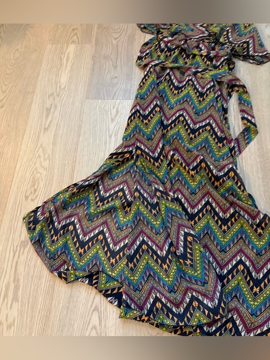 Chevron Midi Dress - Picture 3 of 4